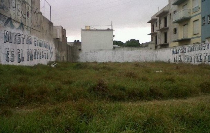 TERRENO FRENTE AL MAR APTO 5 PISOS