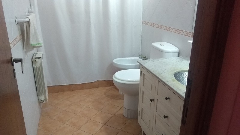 VENTA MAGNIFICA CASA CON PILETA CUBIERTA Y CLIMATIZADA. BARRIO LOS TILOS
