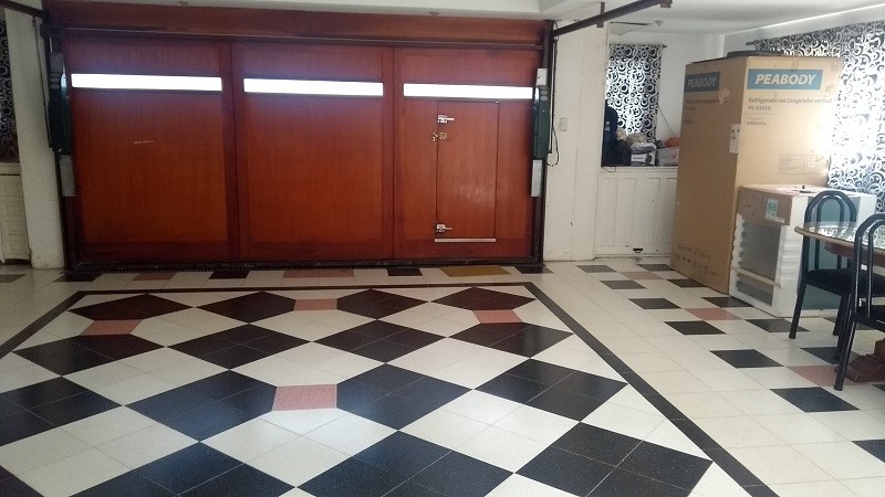 VENTA MAGNIFICA CASA CON PILETA CUBIERTA Y CLIMATIZADA. BARRIO LOS TILOS