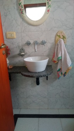 VENTA MAGNIFICA CASA CON PILETA CUBIERTA Y CLIMATIZADA. BARRIO LOS TILOS