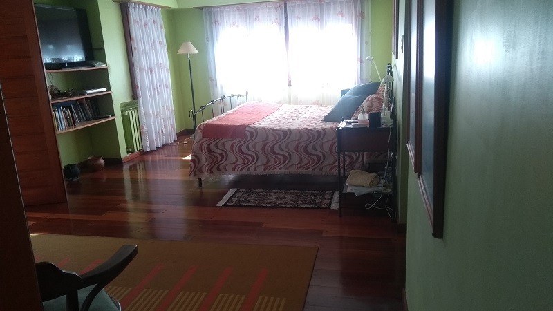 VENTA MAGNIFICA CASA CON PILETA CUBIERTA Y CLIMATIZADA. BARRIO LOS TILOS
