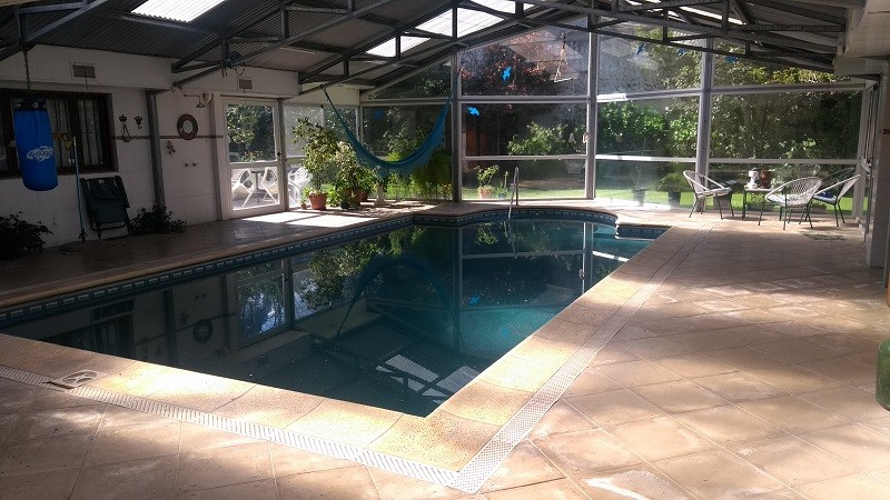 VENTA MAGNIFICA CASA CON PILETA CUBIERTA Y CLIMATIZADA. BARRIO LOS TILOS