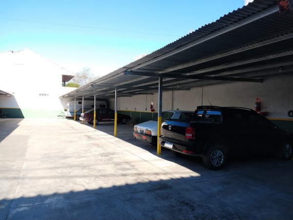 VENTA  INMUEBLE COCHERAS CON IMPORTANTE RENTA 