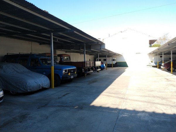 VENTA  INMUEBLE COCHERAS CON IMPORTANTE RENTA 