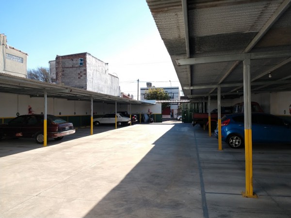 VENTA  INMUEBLE COCHERAS CON IMPORTANTE RENTA 