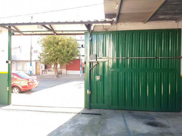 VENTA  INMUEBLE COCHERAS CON IMPORTANTE RENTA 