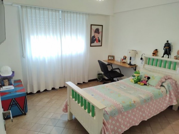 VENTA DEPARTAMENTO 4 AMBIENTES, DEPENDENCIA Y COCHERA