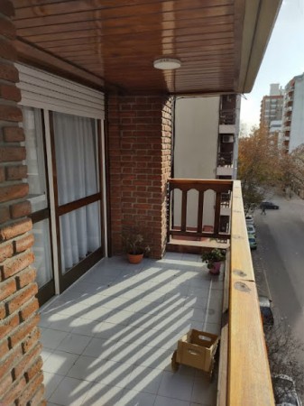 VENTA DEPARTAMENTO 4 AMBIENTES, DEPENDENCIA Y COCHERA