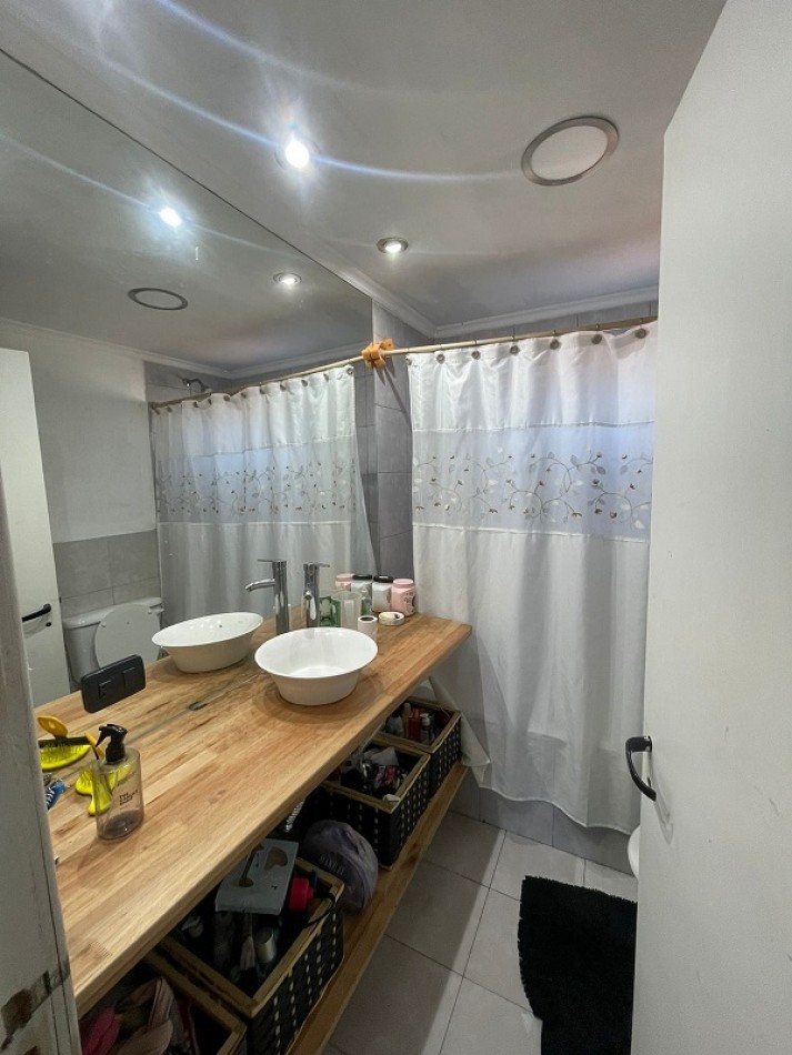 VENTA CASA 5 AMBIENTES CON PILETA CLIMATIZADA. BARRIO LA FLORIDA