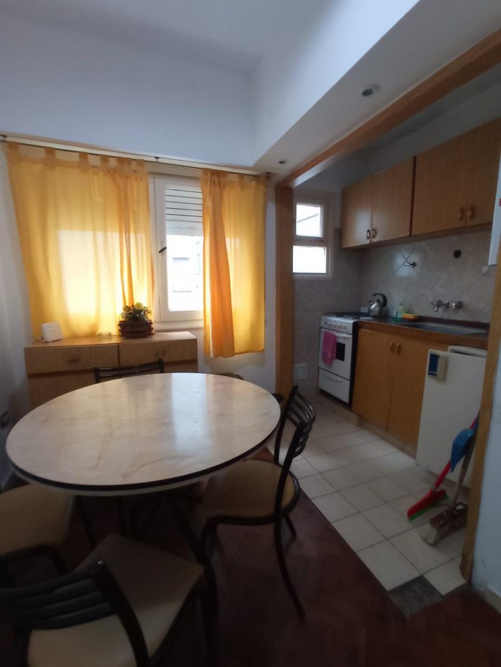 VENTA DEPARTAMENTO 1 1/2 AMBIENTE DIVIDIDO CENTRO.