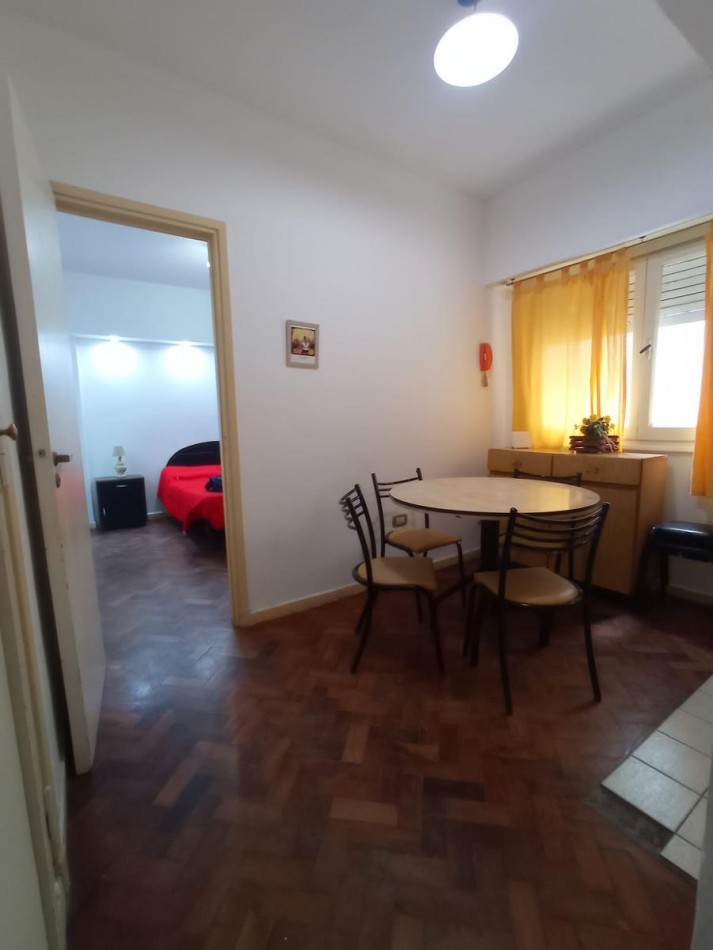 VENTA DEPARTAMENTO 1 1/2 AMBIENTE DIVIDIDO CENTRO.