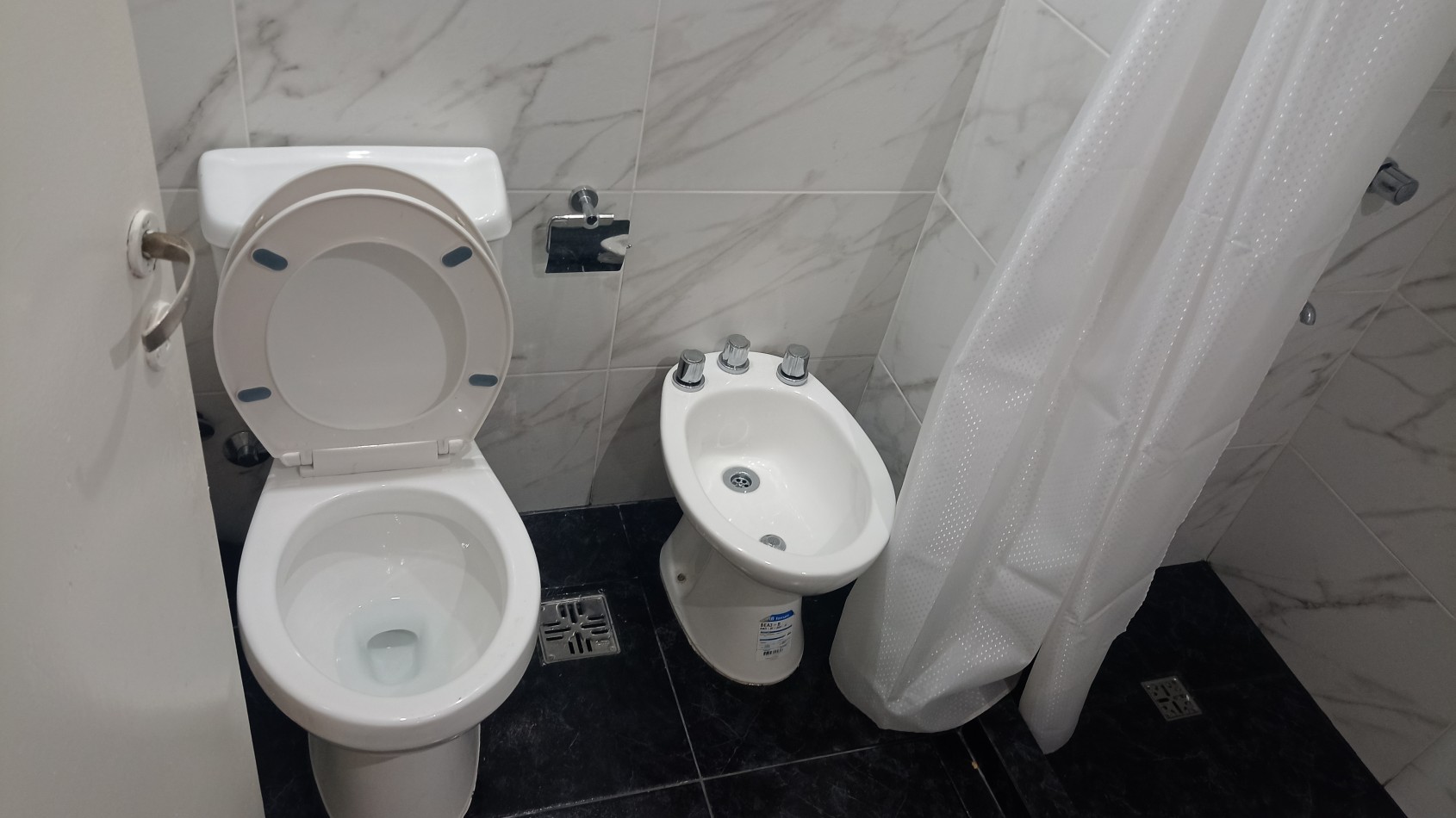 VENTA DEPARTAMENTO 1 1/2 AMBIENTE DIVIDIDO CENTRO.
