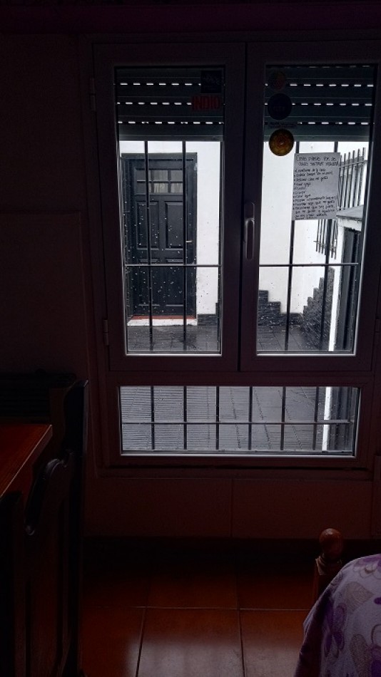 VENTA CASA 3 AMBIENTES Y QUINCHO, BARRIO LOS PINARES.