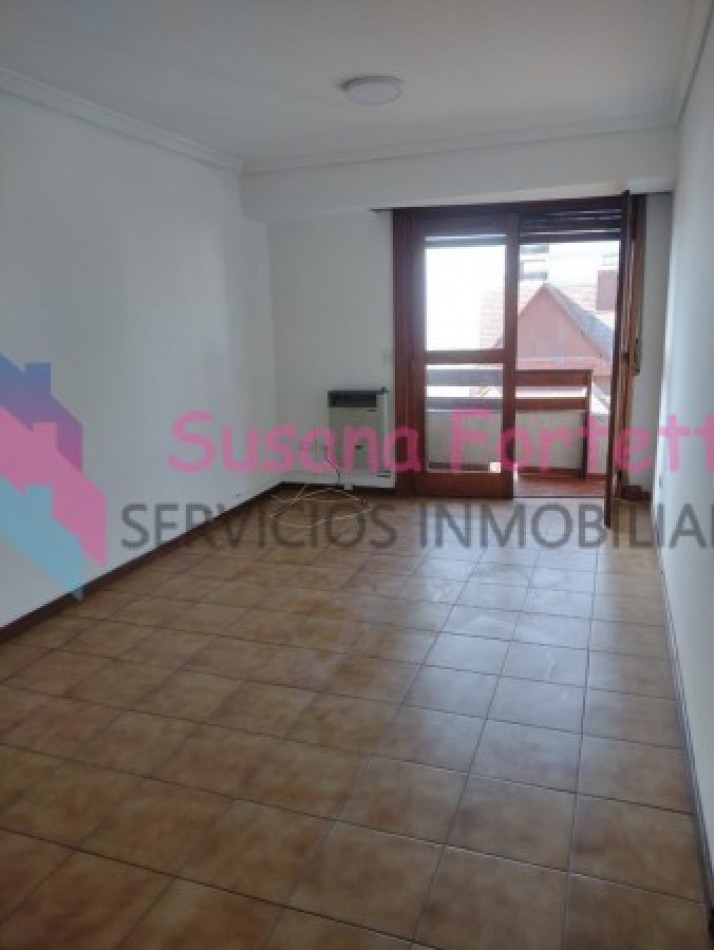ALQUILER 24 MESES DEPARTAMENTO 3 AMB CON COCHERA, BAULERA, SIN MUEBLES, ZONA VARESE.