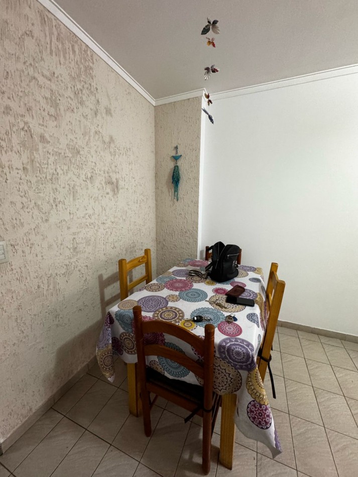 ALQUILER 24 MESES DEPARTAMENTO 2 AMBIENTES AL FRENTE CON BALCON Y PATIO. LA PERLA