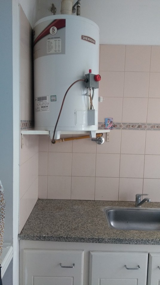 ALQUILER 24 MESES PH AL FRENTE DE 3 AMBIENTES CON PATIO INTERNO. POMPEYA