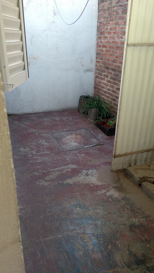 ALQUILER 24 MESES PH AL FRENTE DE 3 AMBIENTES CON PATIO INTERNO. POMPEYA