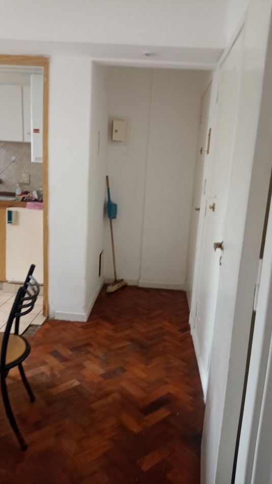 VENTA DEPARTAMENTO 1 1/2 AMBIENTE DIVIDIDO CENTRO.
