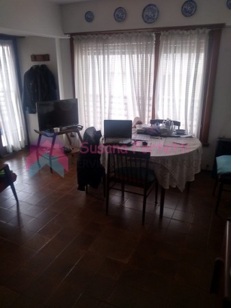 VENTA DEPARTAMENTO 2 AMBIENTES LATERAL CON BALCON  ZONA FACULTAD DERECHO