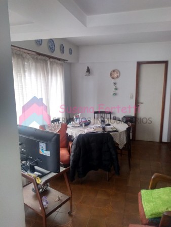 VENTA DEPARTAMENTO 2 AMBIENTES LATERAL CON BALCON  ZONA FACULTAD DERECHO