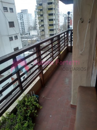 VENTA DEPARTAMENTO 2 AMBIENTES LATERAL CON BALCON  ZONA FACULTAD DERECHO