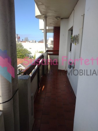 VENTA DEPARTAMENTO 3 AMBIENTES CON COCHERA Y BAULERA, VISTA LATERAL AL MAR