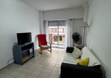 ALQUILER 24 MESES DEPARTAMENTO 2 AMBIENTES AL FRENTE CON BALCON Y PATIO. LA PERLA
