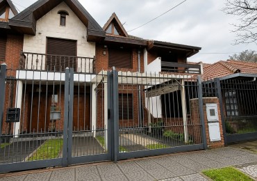 ALQUILER 24 MESES DUPLEX DE 3 AMBIENTES MAS ESCRITORIO ESPACIO COCHERA PARQUE LURO